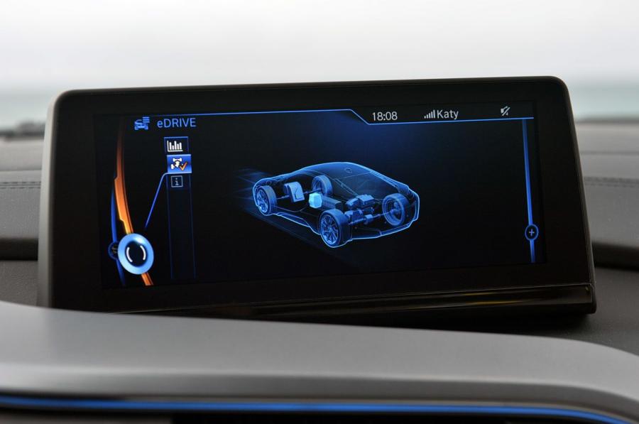  BMW i8 2014 года  (фото 162 из 180)